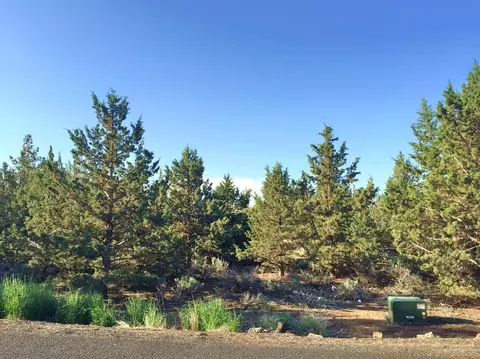 21449 Keyte Ln, Bend, OR 97701 photo 2