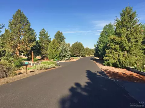 21449 Keyte Ln, Bend, OR 97701 photo 4