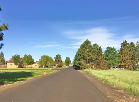 21496 Hyde Ln, Bend, OR 97701 photo 4
