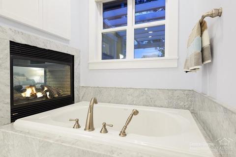 2572 NW Shields Dr, Bend, OR 97703 photo 12