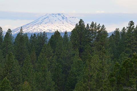 60745 River Bend Dr, Bend, OR 97702 photo 2