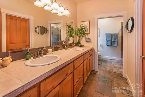 2738 NW Windham Loop, Bend, OR 97703 photo 9
