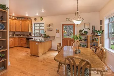 2738 NW Windham Loop, Bend, OR 97703 photo 6
