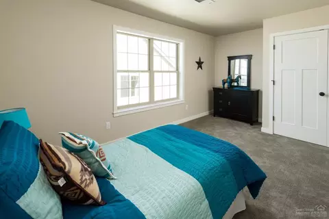 63190 Iner Loop, Bend, OR 97701 photo 8