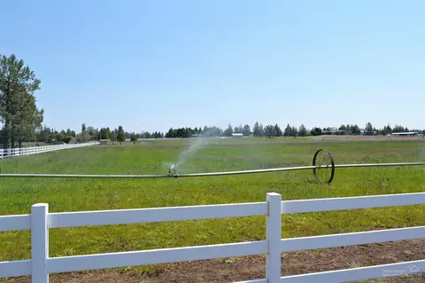 22075 Erickson Rd, Bend, OR 97701 photo 8