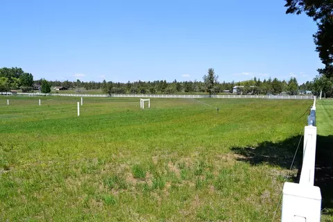 22075 Erickson Rd, Bend, OR 97701 photo 14