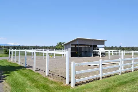 22075 Erickson Rd, Bend, OR 97701 photo 3