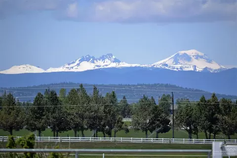 22075 Erickson Rd, Bend, OR 97701 photo 12
