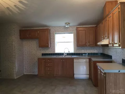 3394 SE Umatilla Loop, Prineville, OR 97754 photo 4