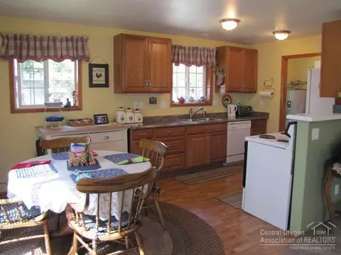 16280 Green Forest Rd, La Pine, OR 97739 photo 6