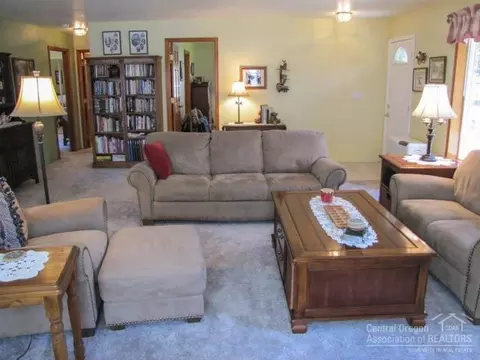 16280 Green Forest Rd, La Pine, OR 97739 photo 2