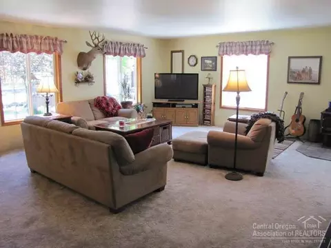 16280 Green Forest Rd, La Pine, OR 97739 photo 3