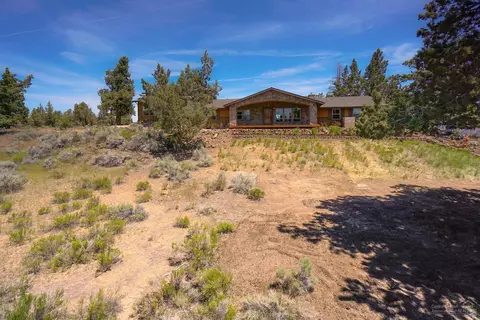 64696 Mcgrath Rd, Bend, OR 97701 photo 3