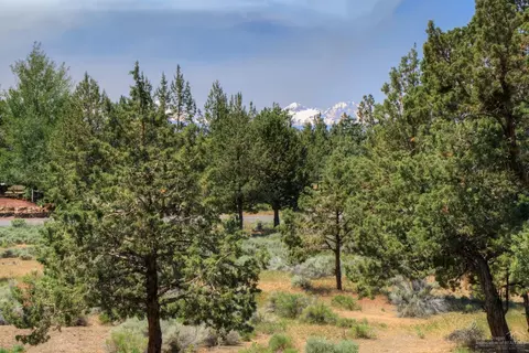 64696 Mcgrath Rd, Bend, OR 97701 photo 4