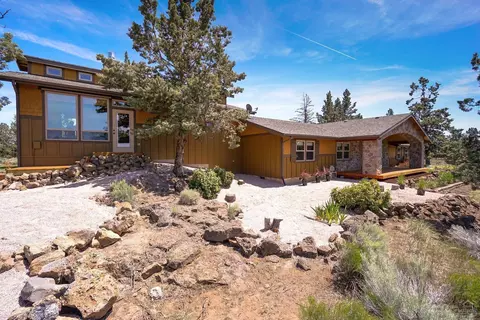 64696 Mcgrath Rd, Bend, OR 97701 photo 2