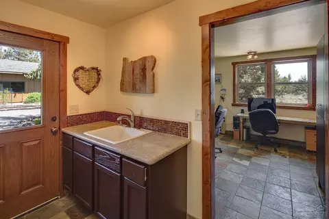 64696 Mcgrath Rd, Bend, OR 97701 photo 22