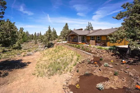 64696 Mcgrath Rd, Bend, OR 97701 photo 1