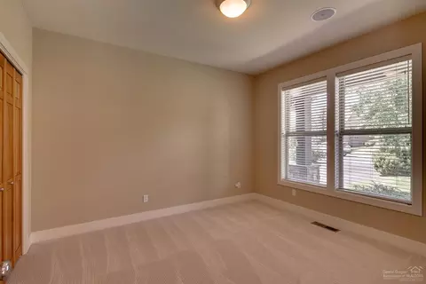 61830 Fall Creek Loop, Bend, OR 97702 photo 12