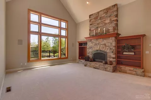 61830 Fall Creek Loop, Bend, OR 97702 photo 8