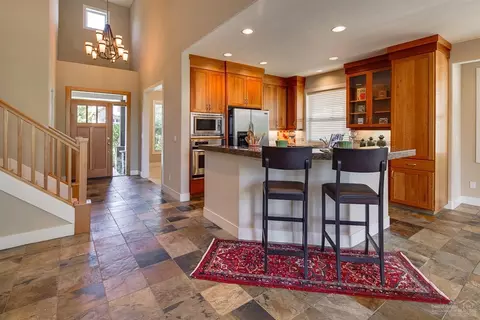 61830 Fall Creek Loop, Bend, OR 97702 photo 3