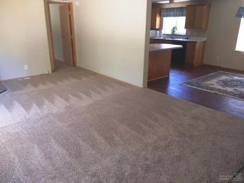 51836 Pine Loop Dr, La Pine, OR 97739 photo 5