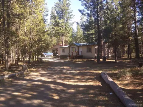 51836 Pine Loop Dr, La Pine, OR 97739 photo 2