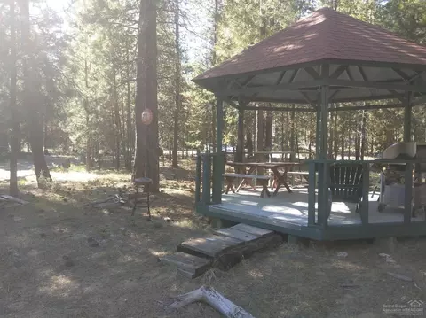 51836 Pine Loop Dr, La Pine, OR 97739 photo 4