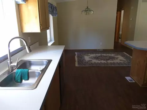 51836 Pine Loop Dr, La Pine, OR 97739 photo 10
