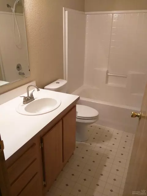 51836 Pine Loop Dr, La Pine, OR 97739 photo 13