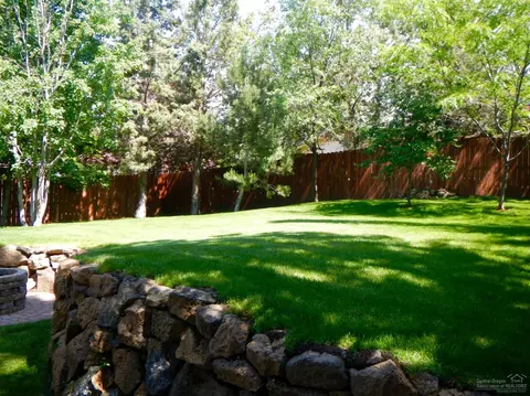 2856 NE Ocker Dr, Bend, OR 97701 photo 5