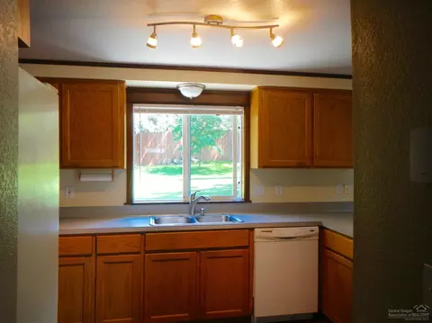 2856 NE Ocker Dr, Bend, OR 97701 photo 10