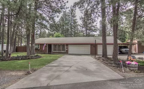 61106 Rustic Ln, Bend, OR 97702 photo 1