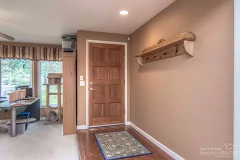 61106 Rustic Ln, Bend, OR 97702 photo 16