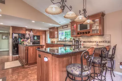 61106 Rustic Ln, Bend, OR 97702 photo 9