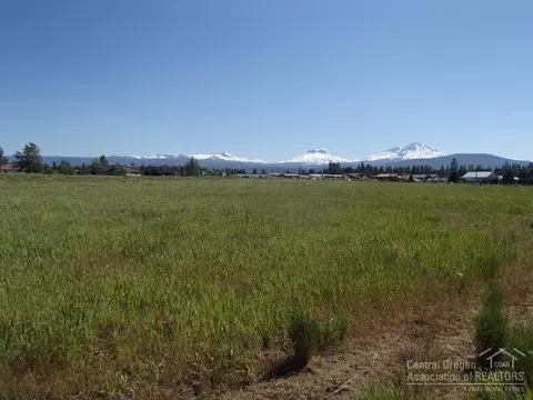 201 E Sun Ranch Dr, Sisters, OR 97759 photo 1