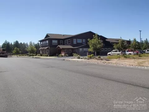 201 E Sun Ranch Dr, Sisters, OR 97759 photo 8