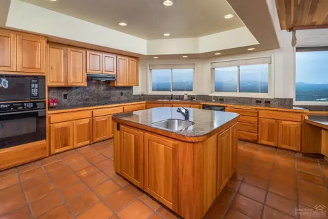 3189 NW Starview Dr, Bend, OR 97703 photo 6