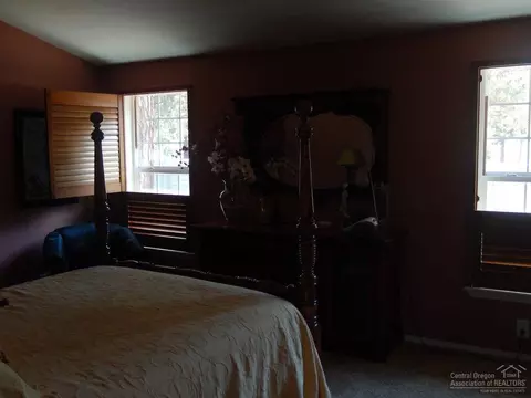 398 N Wheeler Loop, Sisters, OR 97759 photo 16