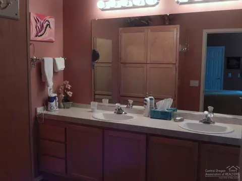 398 N Wheeler Loop, Sisters, OR 97759 photo 18