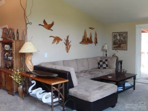 398 N Wheeler Loop, Sisters, OR 97759 photo 10