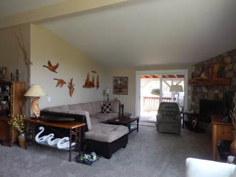 398 N Wheeler Loop, Sisters, OR 97759 photo 12