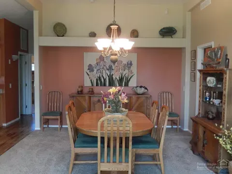 398 N Wheeler Loop, Sisters, OR 97759 photo 8