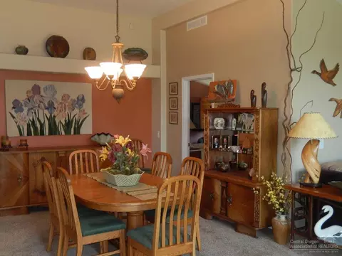 398 N Wheeler Loop, Sisters, OR 97759 photo 7