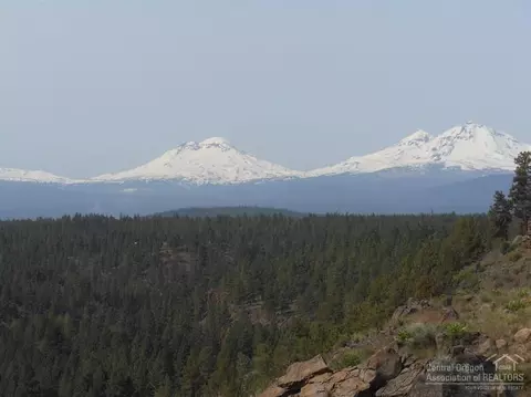 17241 Mountain View Rd, Sisters, OR 97759 photo 2