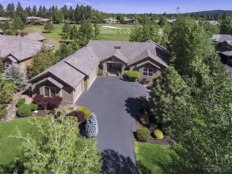 19196 Green Lakes Loop, Bend, OR 97702 photo 1