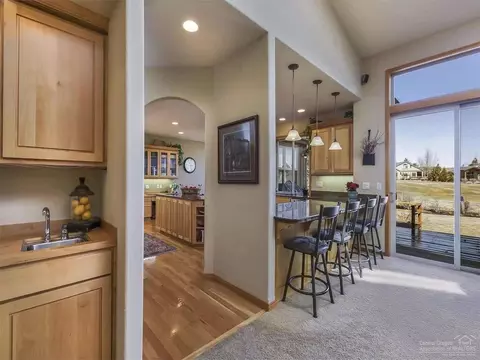 19196 Green Lakes Loop, Bend, OR 97702 photo 4