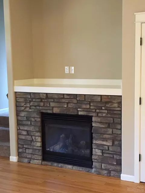 20741 Comet Ln, Bend, OR 97701 photo 2