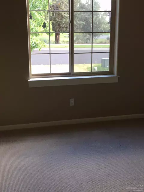 20741 Comet Ln, Bend, OR 97701 photo 3