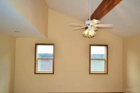 20883 Hereford Ave, Bend, OR 97703 photo 9