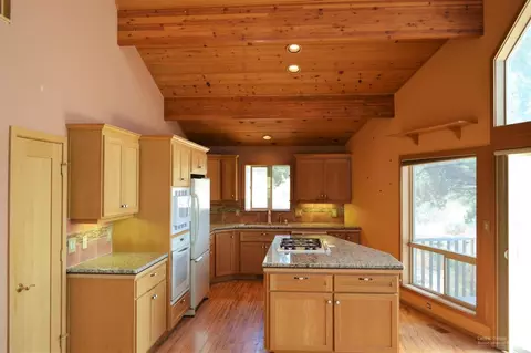20883 Hereford Ave, Bend, OR 97703 photo 2